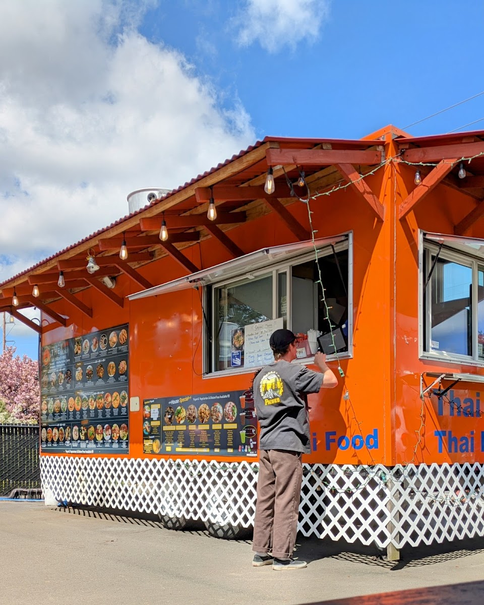 Pinto Thai Kitchen Sandy